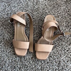 Elegant Tan Women's Sandals